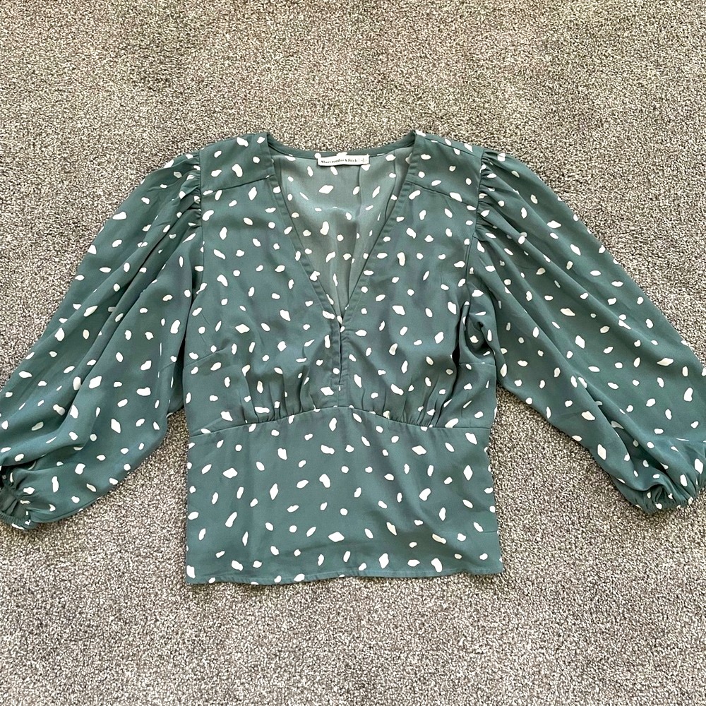 Abercrombie V-Neck Blouse Peasant Sleeve Smocked Back